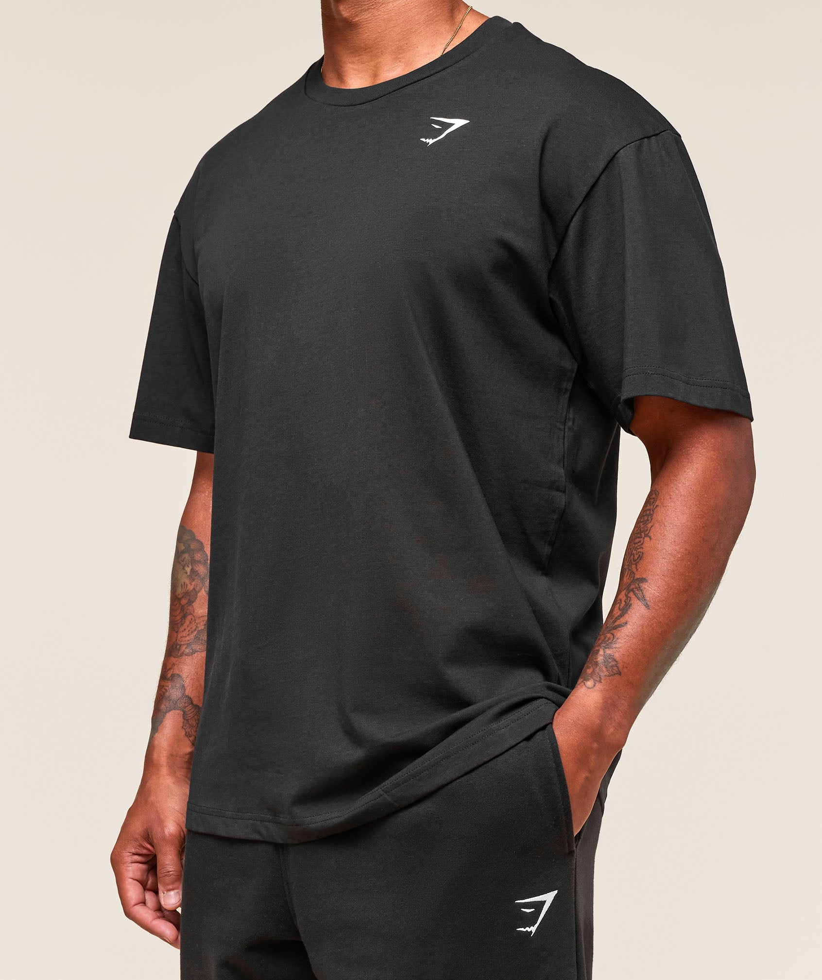 gymshark-oversized-t-shirt-black-aw21