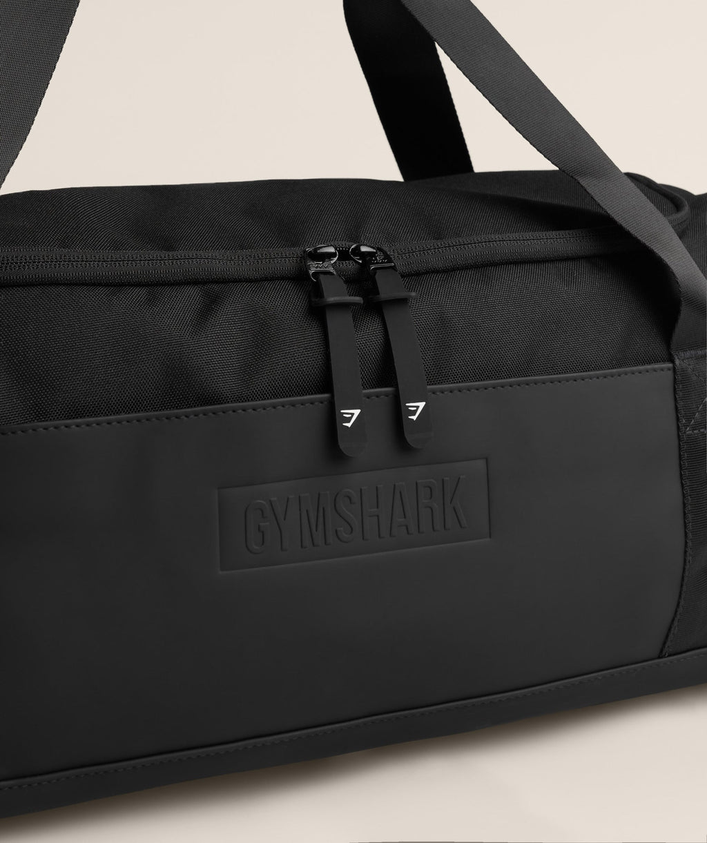 gymshark-small-everyday-holdall-black-ss23