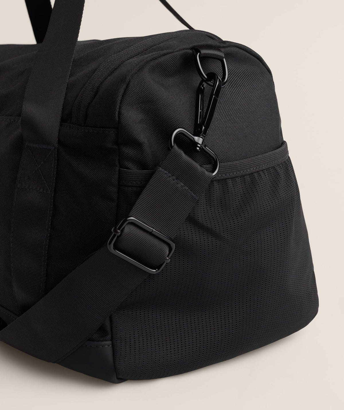 gymshark-small-everyday-holdall-black-ss23