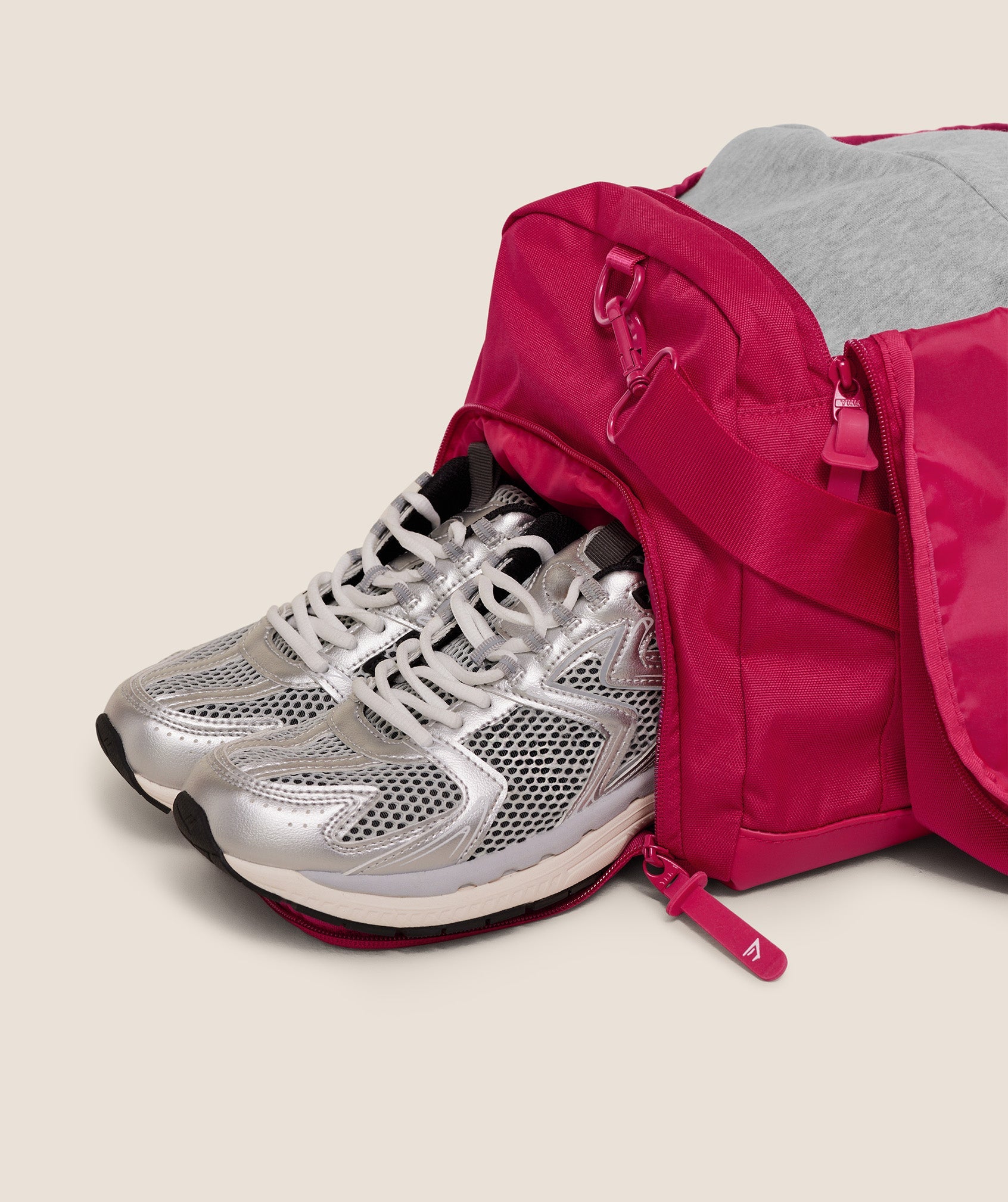gymshark-everyday-holdall-small-bags-pink-aw25