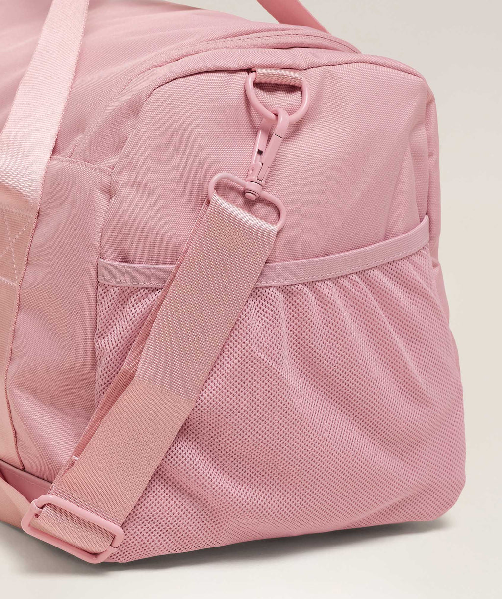 gymshark-everyday-holdall-small-bags-pink-aw25-1