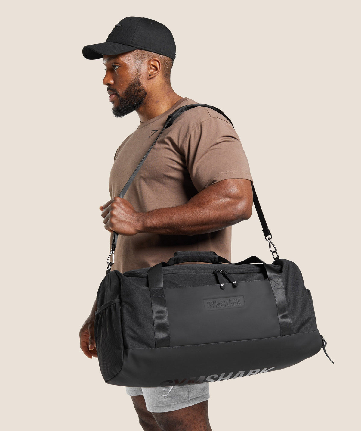 gymshark-medium-everyday-holdall-black-ss23
