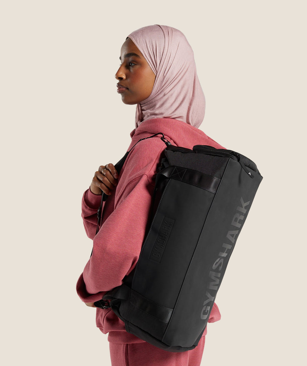 gymshark-small-everyday-holdall-black-ss23