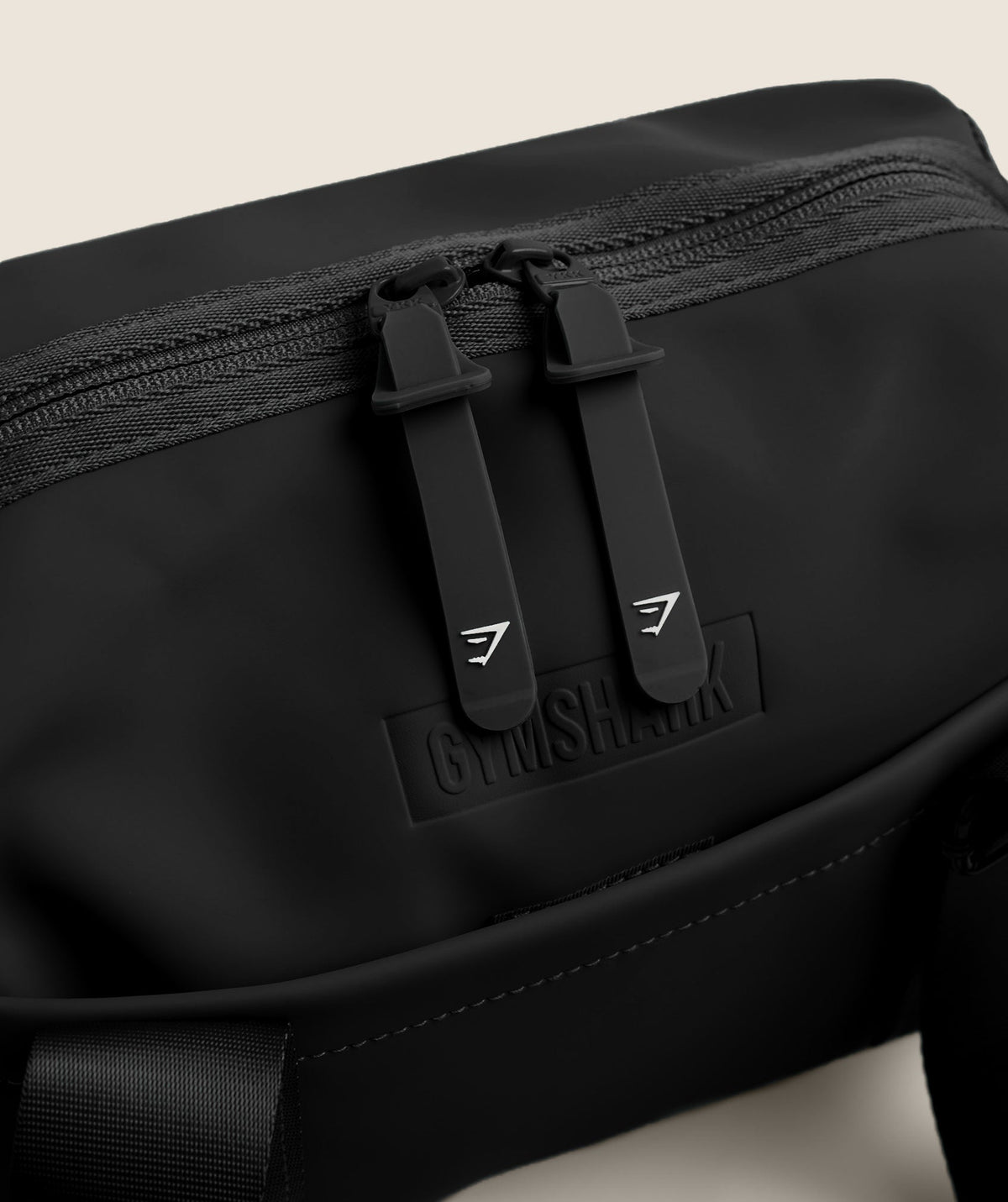 gymshark-everyday-mini-holdall-black-ss23