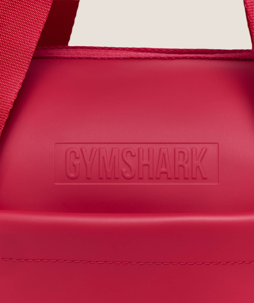 gymshark-everyday-mini-holdall-bags-pink-aw25