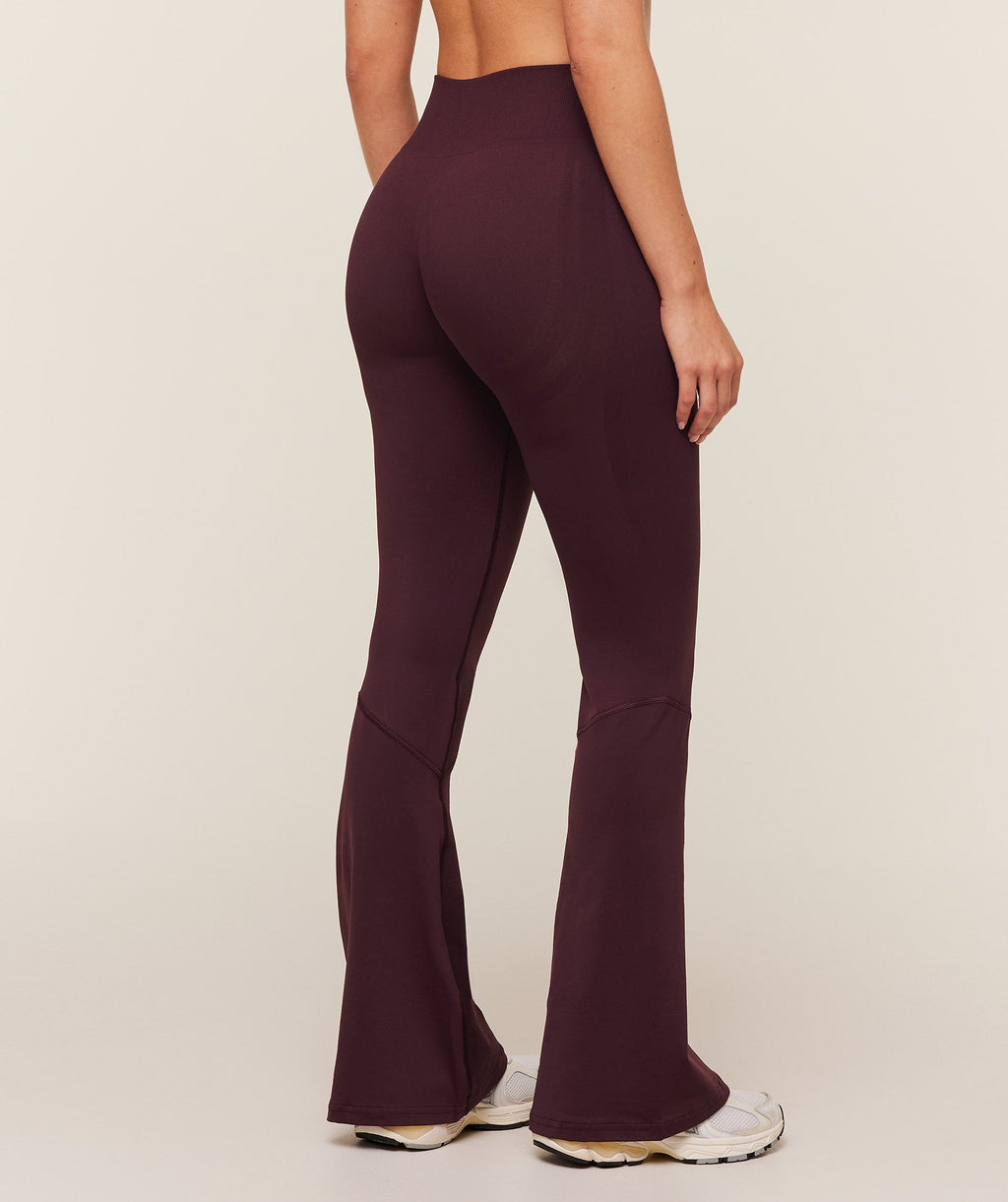 gymshark-everyday-seamless-flared-legging-2-0-leggings-purple-ss26