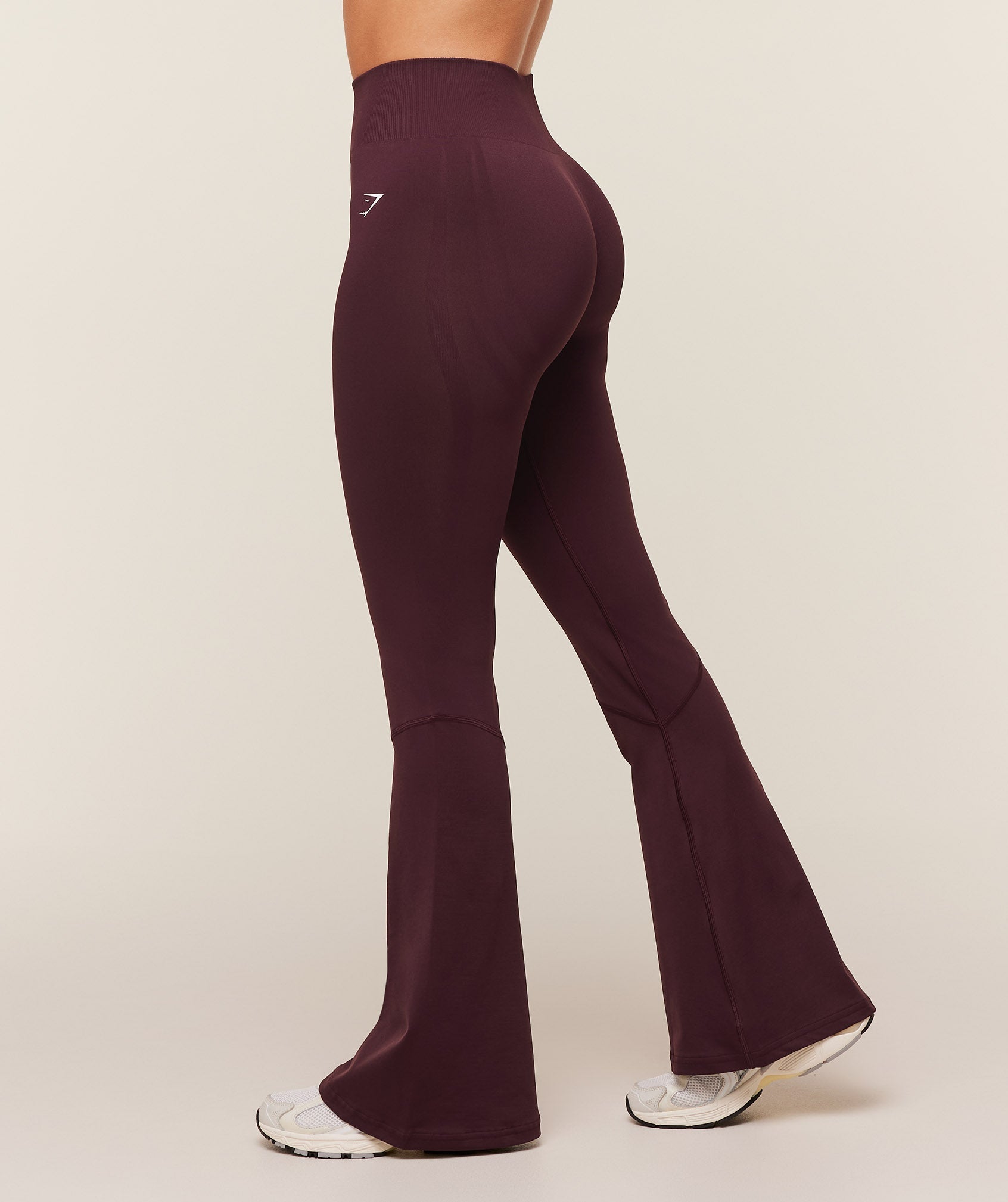 gymshark-everyday-seamless-flared-legging-2-0-leggings-purple-ss26
