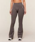 gymshark-everyday-seamless-flared-legging-2-0-cool-brown