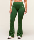gymshark-everyday-seamless-flared-legging-leggings-green-aw25