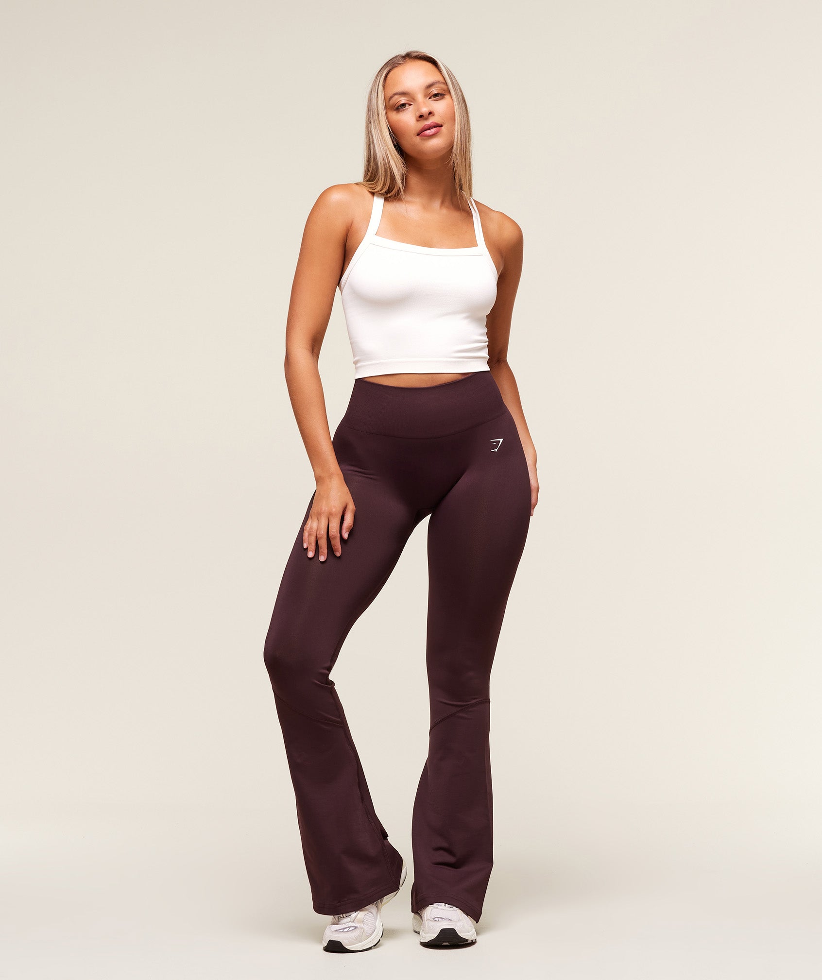 gymshark-everyday-seamless-flared-legging-leggings-purple-aw25