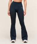gymshark-everyday-seamless-flared-legging-leggings-blue-aw25