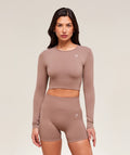 gymshark-everyday-seamless-long-sleeve-crop-top-crop-tops-pink-ss25