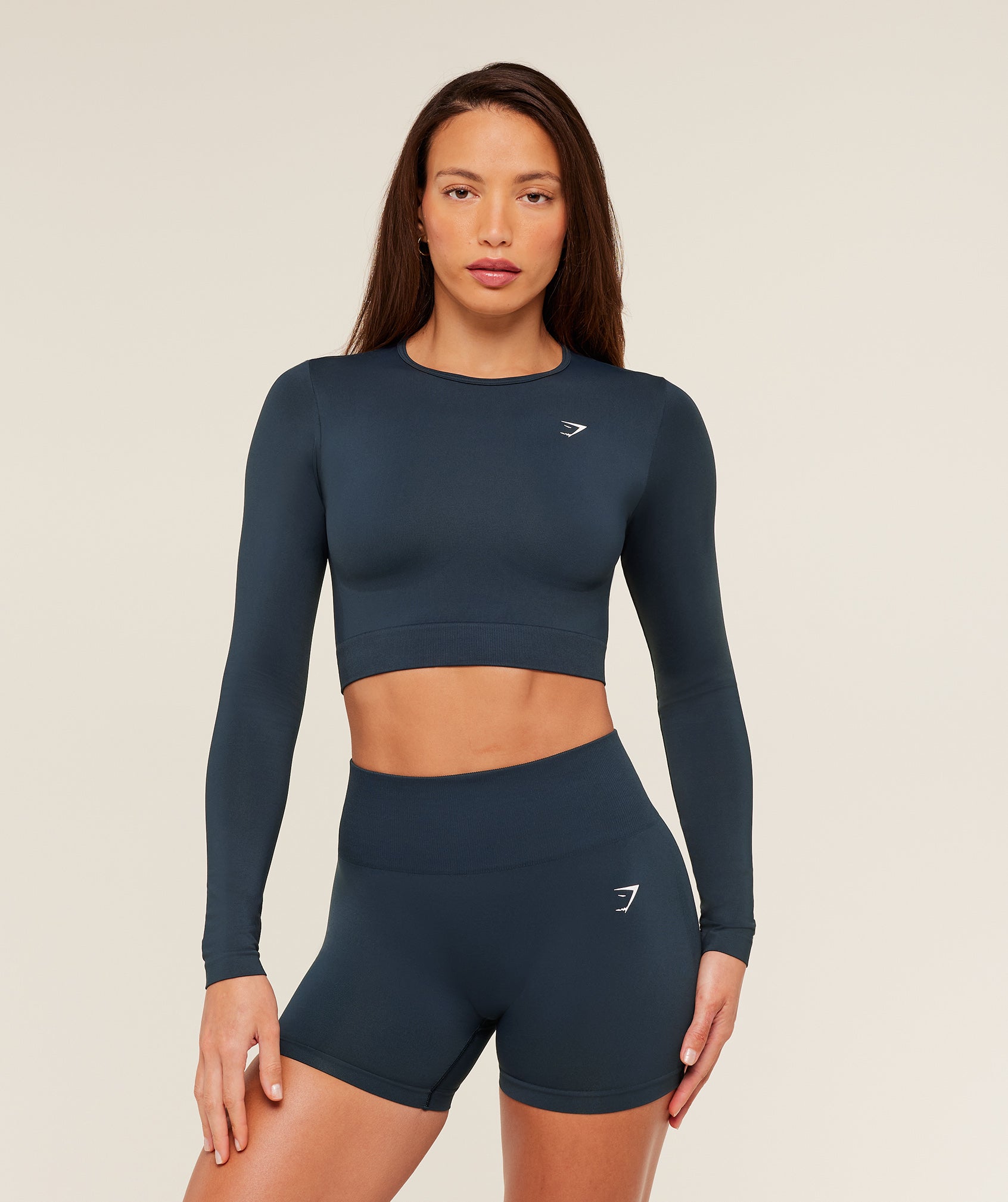 gymshark-everyday-seamless-long-sleeve-crop-top-navy-aw23