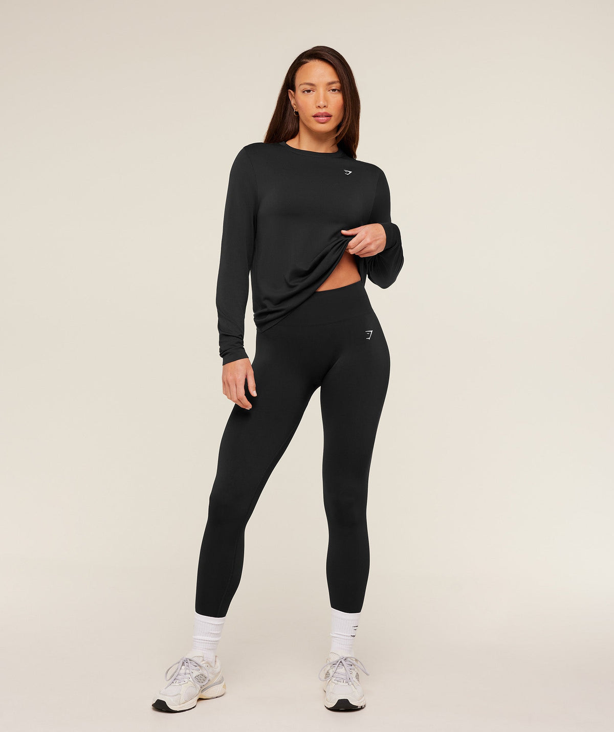 gymshark-everyday-seamless-long-sleeve-top-black-ss24