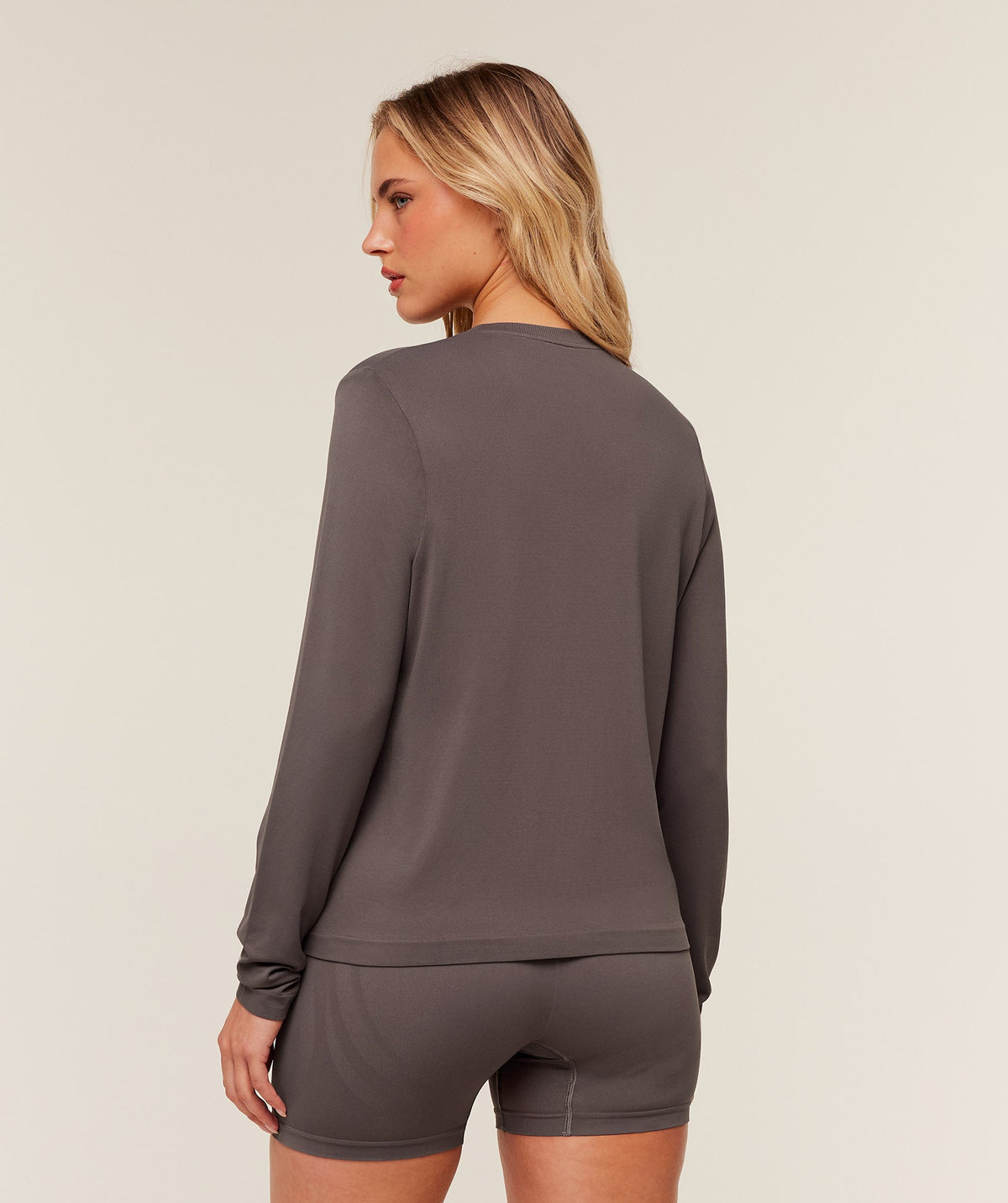 gymshark-everyday-seamless-long-sleeve-top-ls-tops