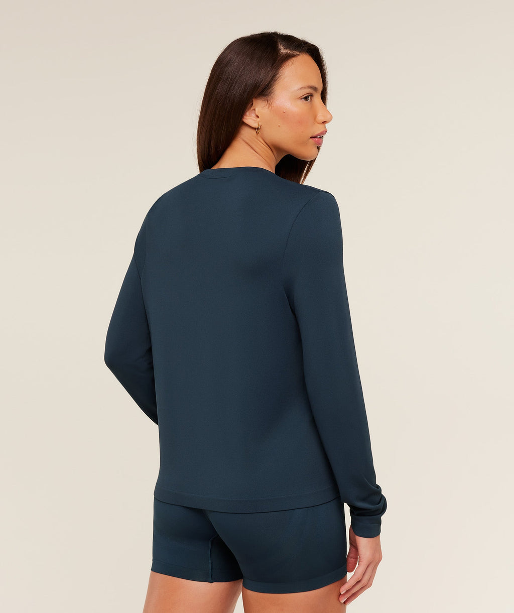 gymshark-everyday-seamless-long-sleeve-top-navy-ss24