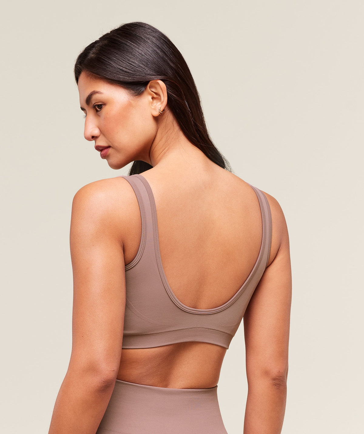 gymshark-everyday-seamless-sports-bra-sports-bras-pink-ss25