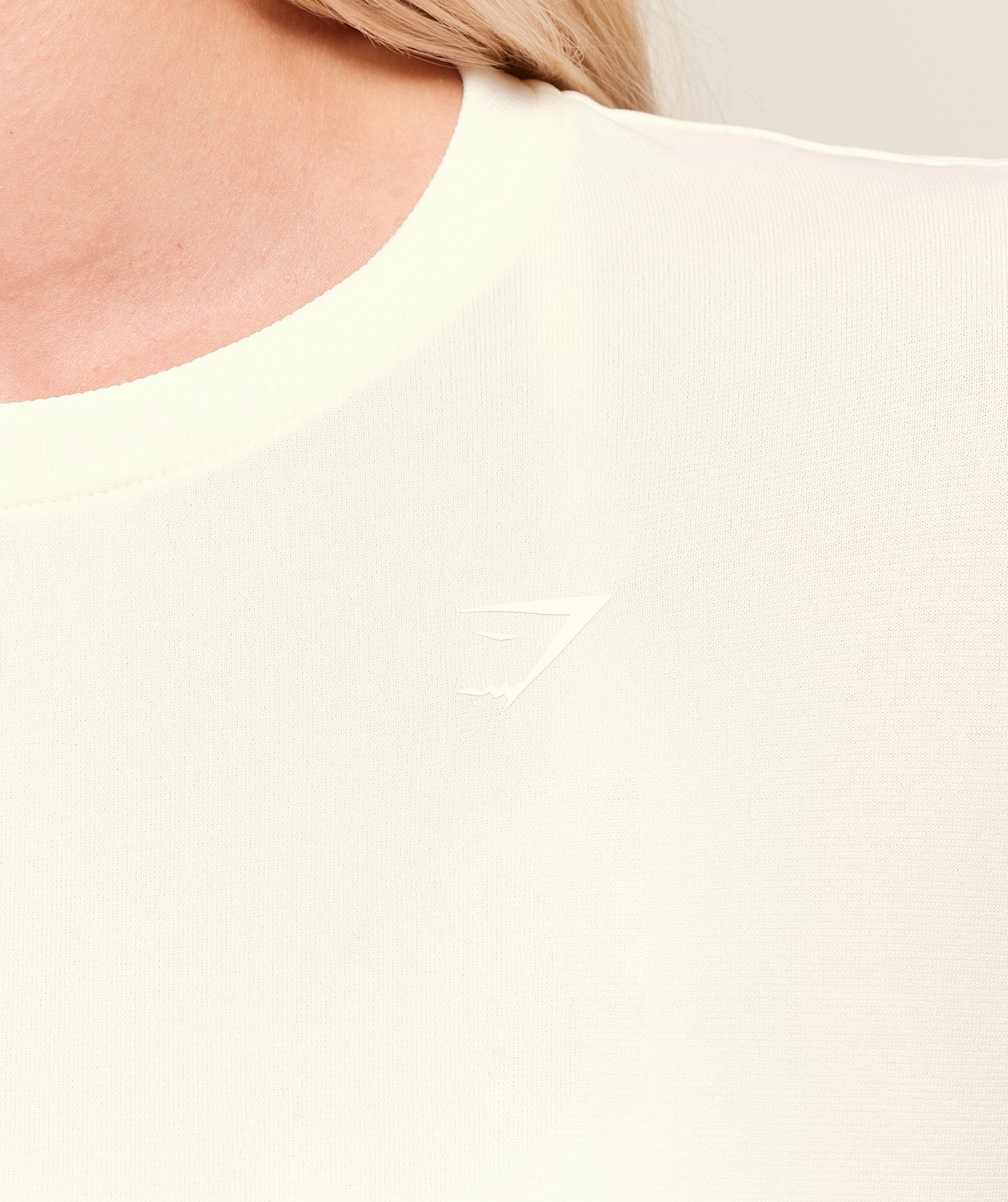 gymshark-everyday-seamless-t-shirt-ss-tops-white-ss25