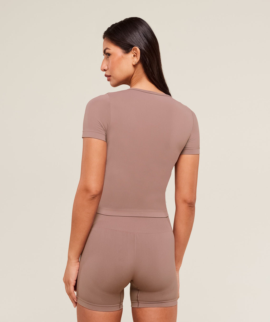 gymshark-everyday-seamless-tight-fit-crew-neck-tee-ss-tops-pink-ss25