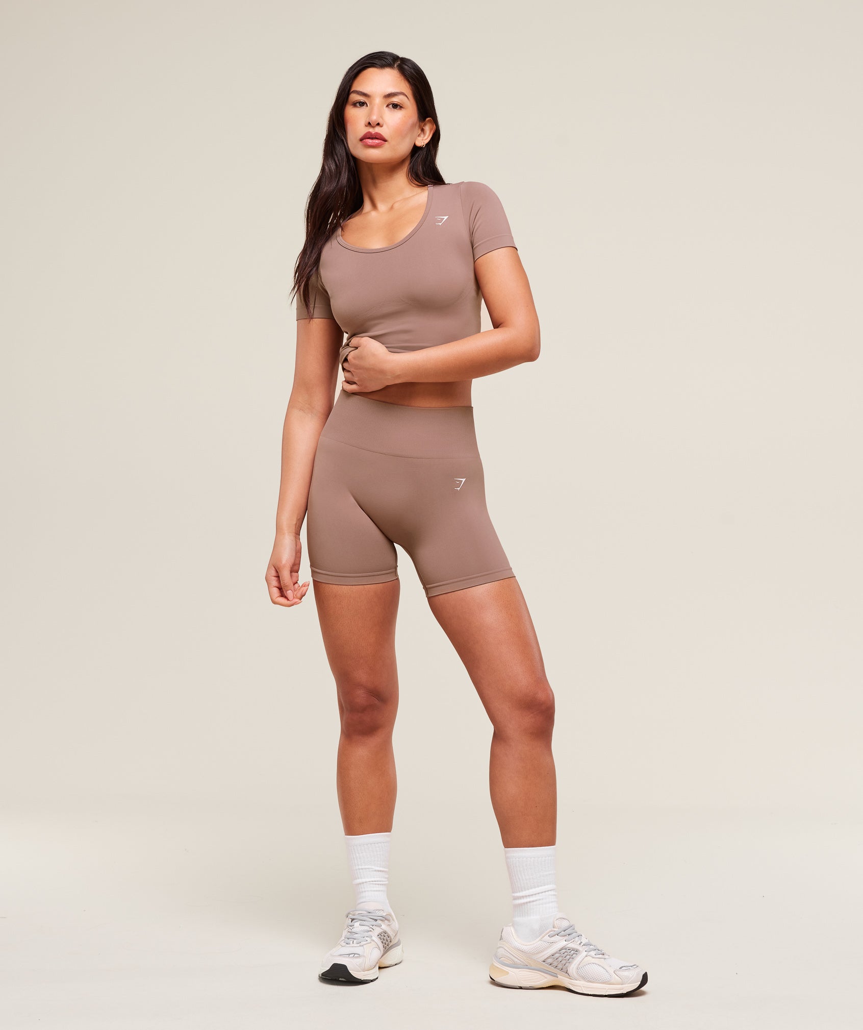 gymshark-everyday-seamless-tight-fit-crew-neck-tee-ss-tops-pink-ss25