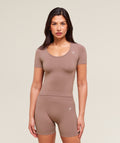 gymshark-everyday-seamless-tight-fit-crew-neck-tee-ss-tops-pink-ss25