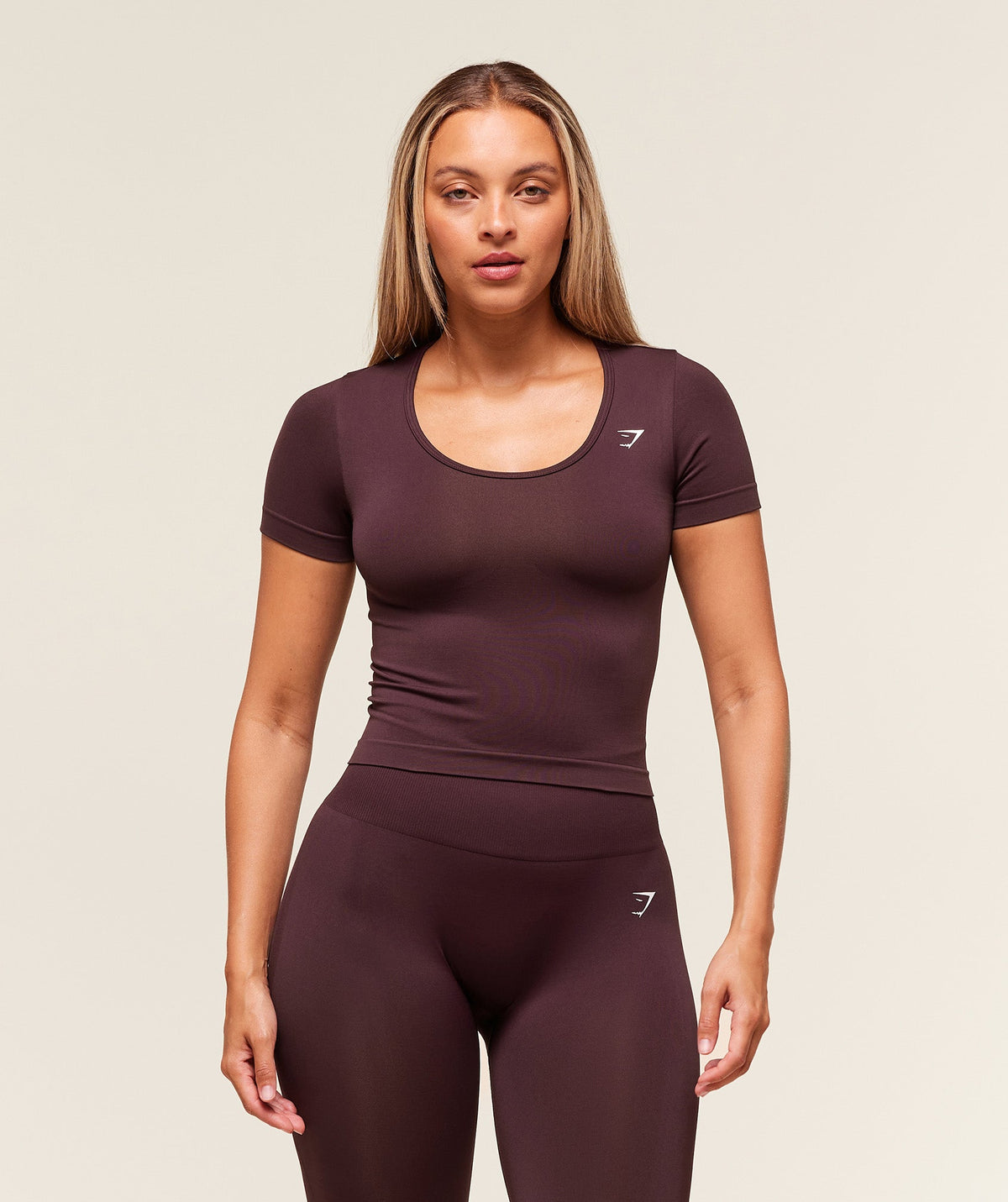 gymshark-everyday-seamless-tight-fit-crew-neck-tee-ss-tops-purple-aw25