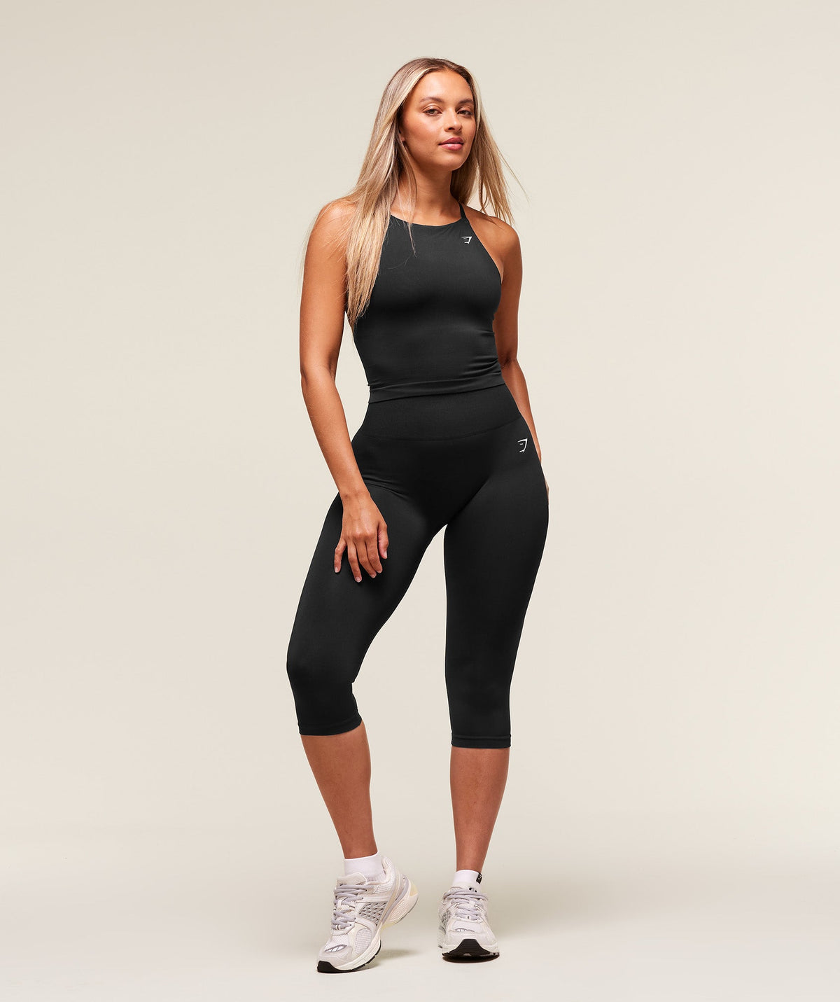 gymshark-everyday-seamless-tank-with-shelf-sleeveless-tops-black-aw25