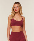 gymshark-everyday-seamless-washed-sports-bra-sports-bras-red-ss26