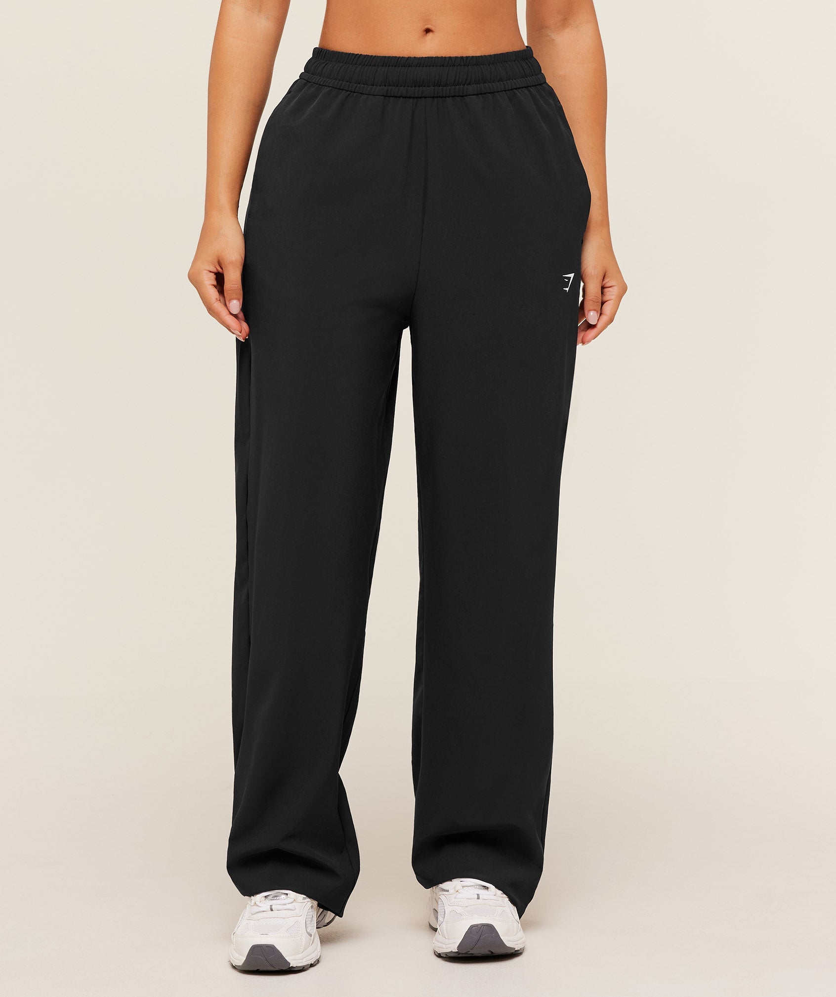gymshark-training-everyday-woven-straight-leg-short-pant-pants