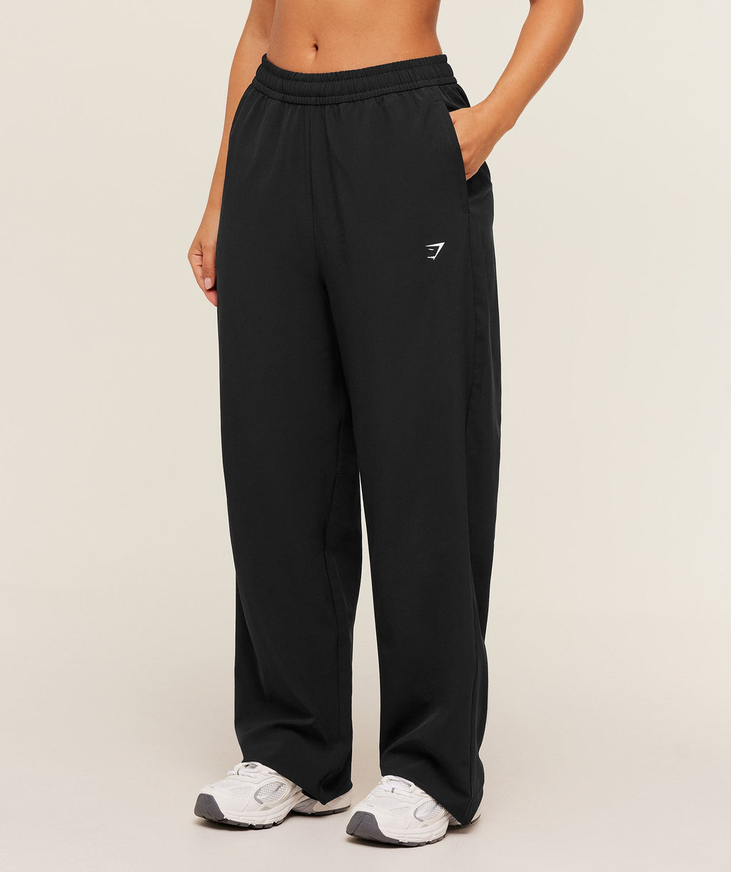 gymshark-training-everyday-woven-straight-leg-short-pant-pants