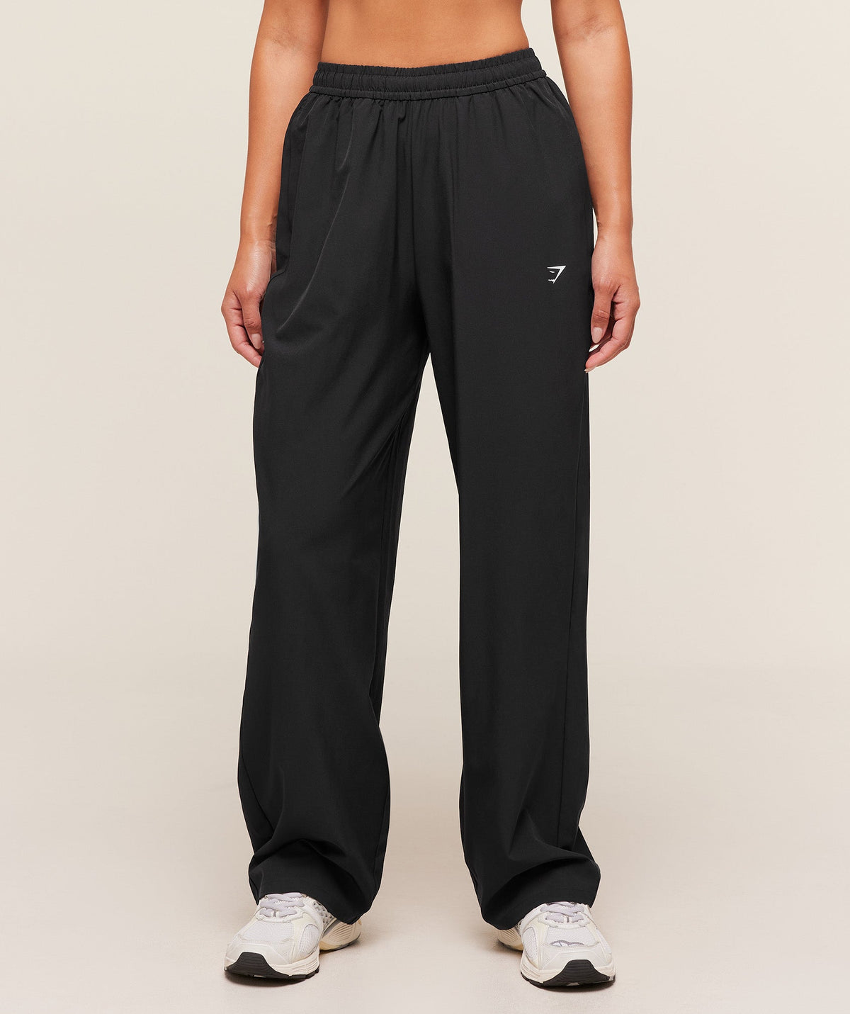 gymshark-everyday-woven-straight-leg-joggers-pants-black-aw25