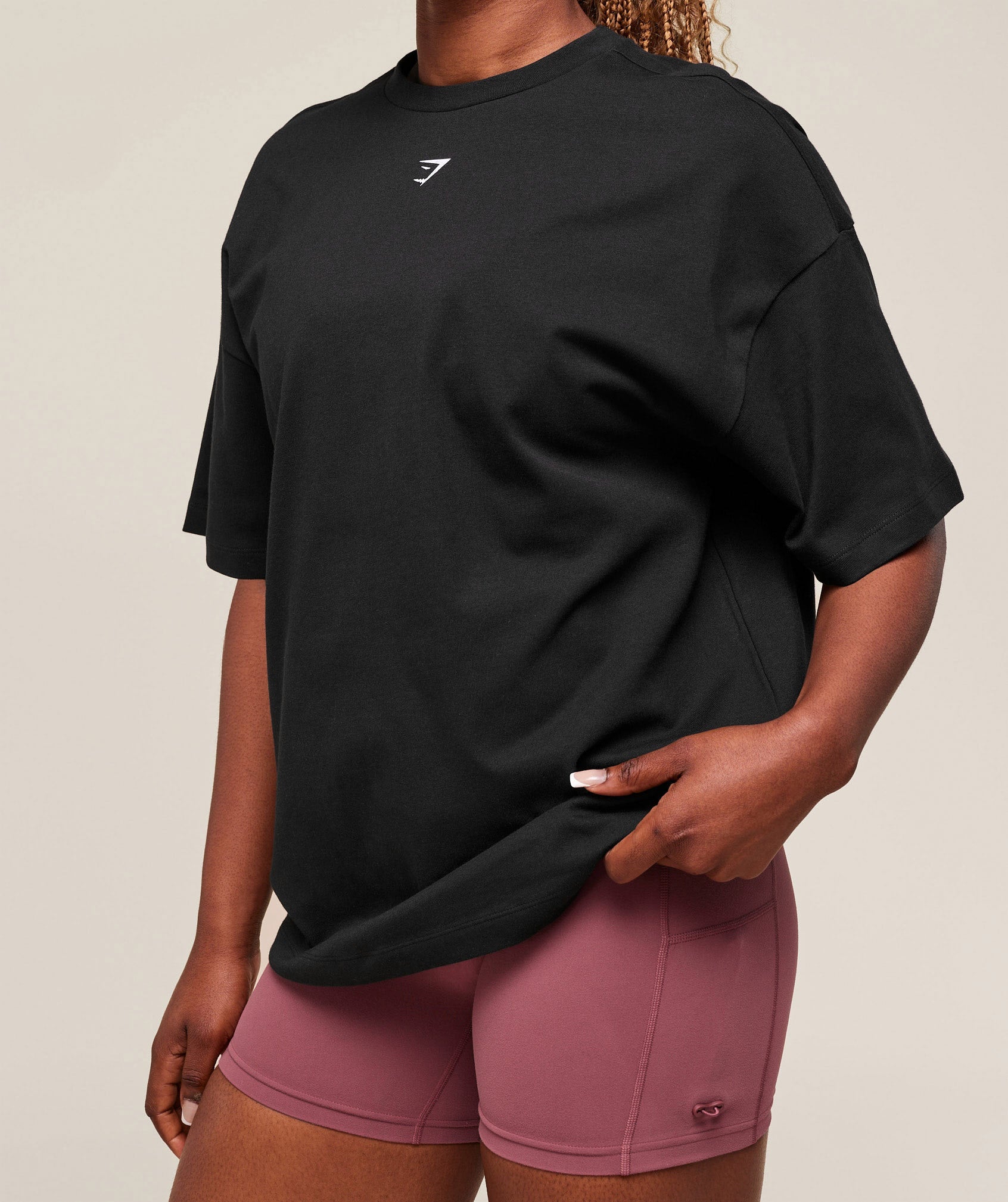 gymshark-forged-by-iron-graphic-oversized-t-shirt-ss-tops-black-ss25