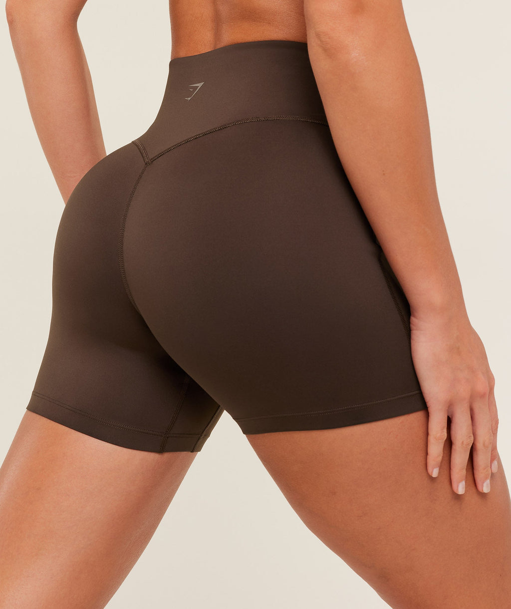 gymshark-flow-bodyfit-short-shorts-2