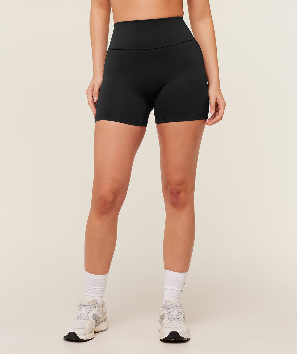 gymshark-flow-bodyfit-short-shorts