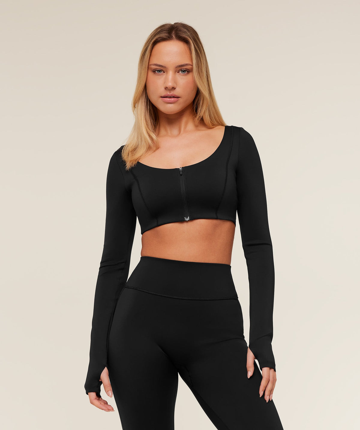 gymshark-flow-long-sleeve-crop-top-with-cups-ls-tops-1