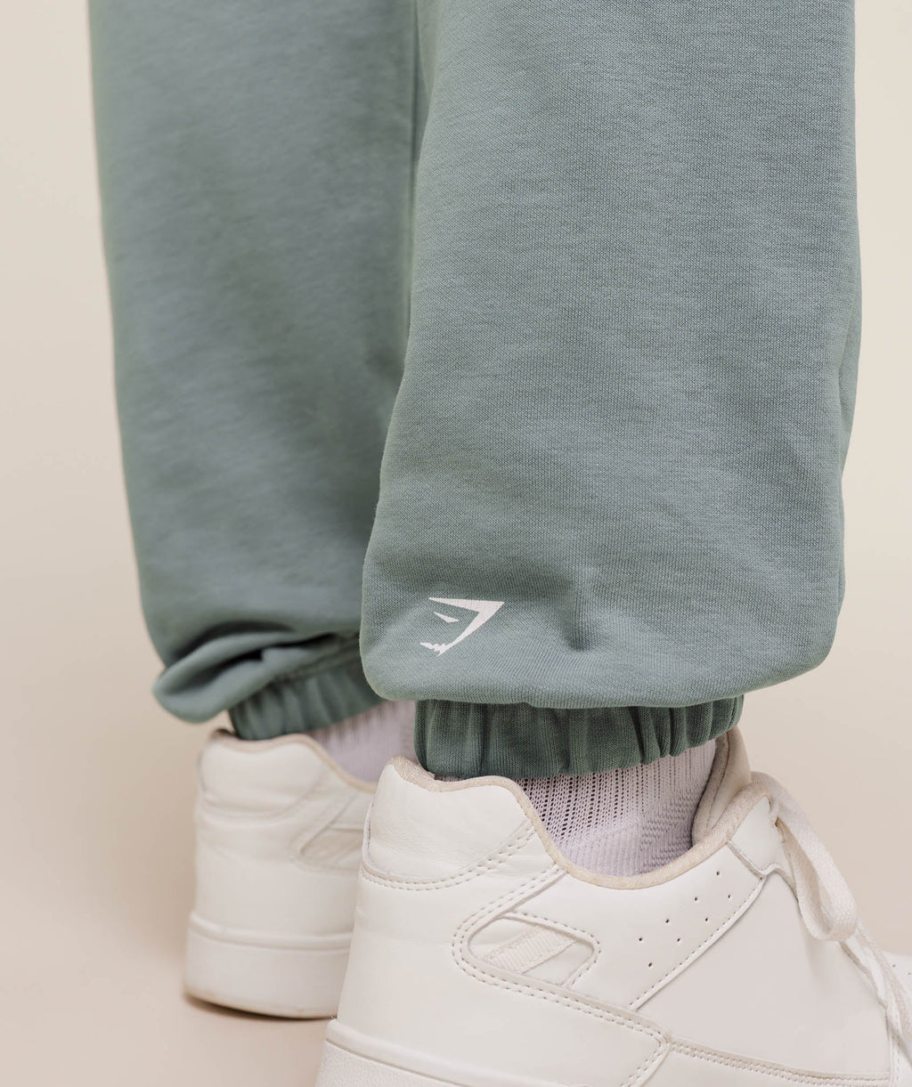 gymshark-2012-strength-joggers-pants-grey-aw25