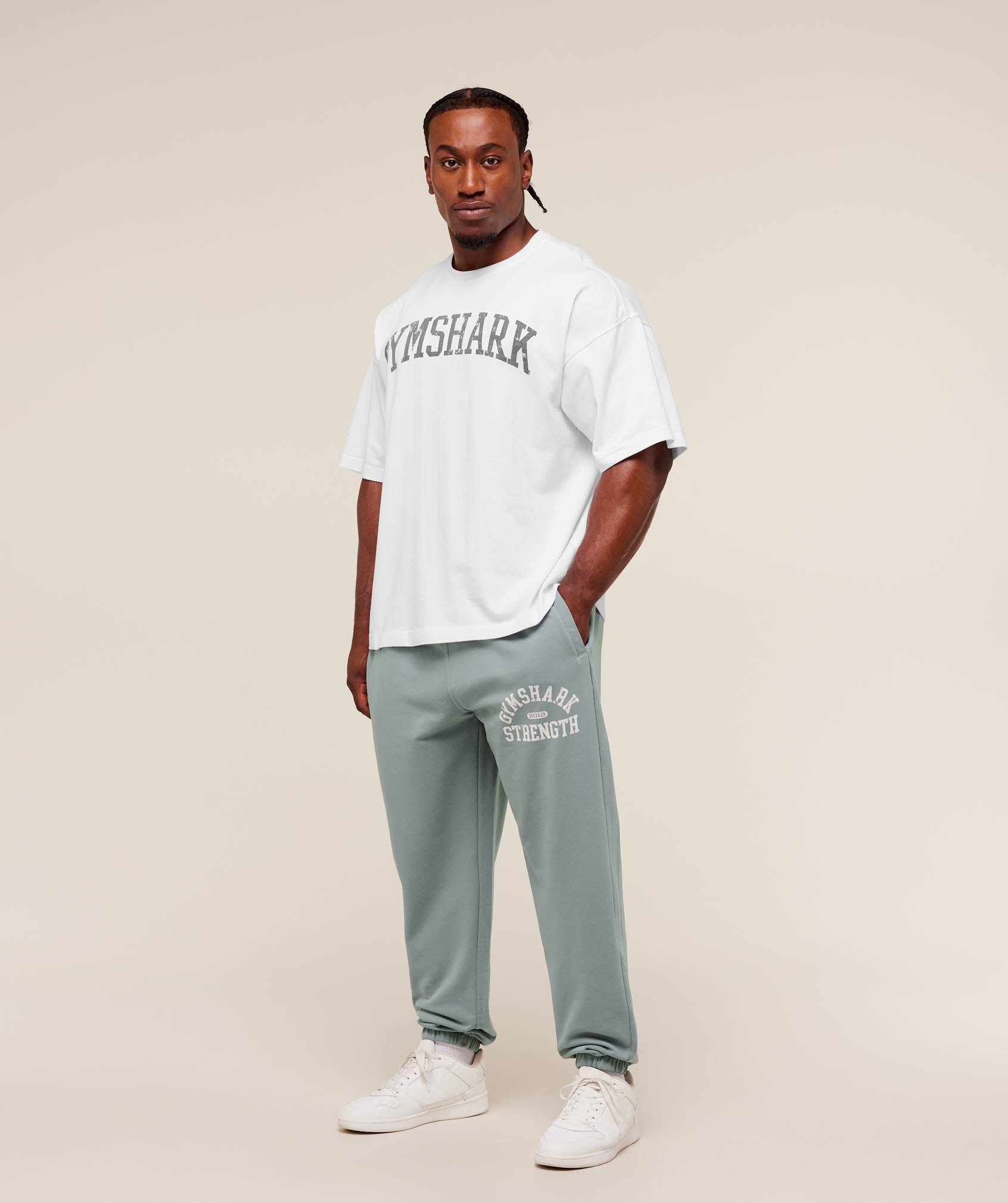 gymshark-2012-strength-joggers-pants-grey-aw25