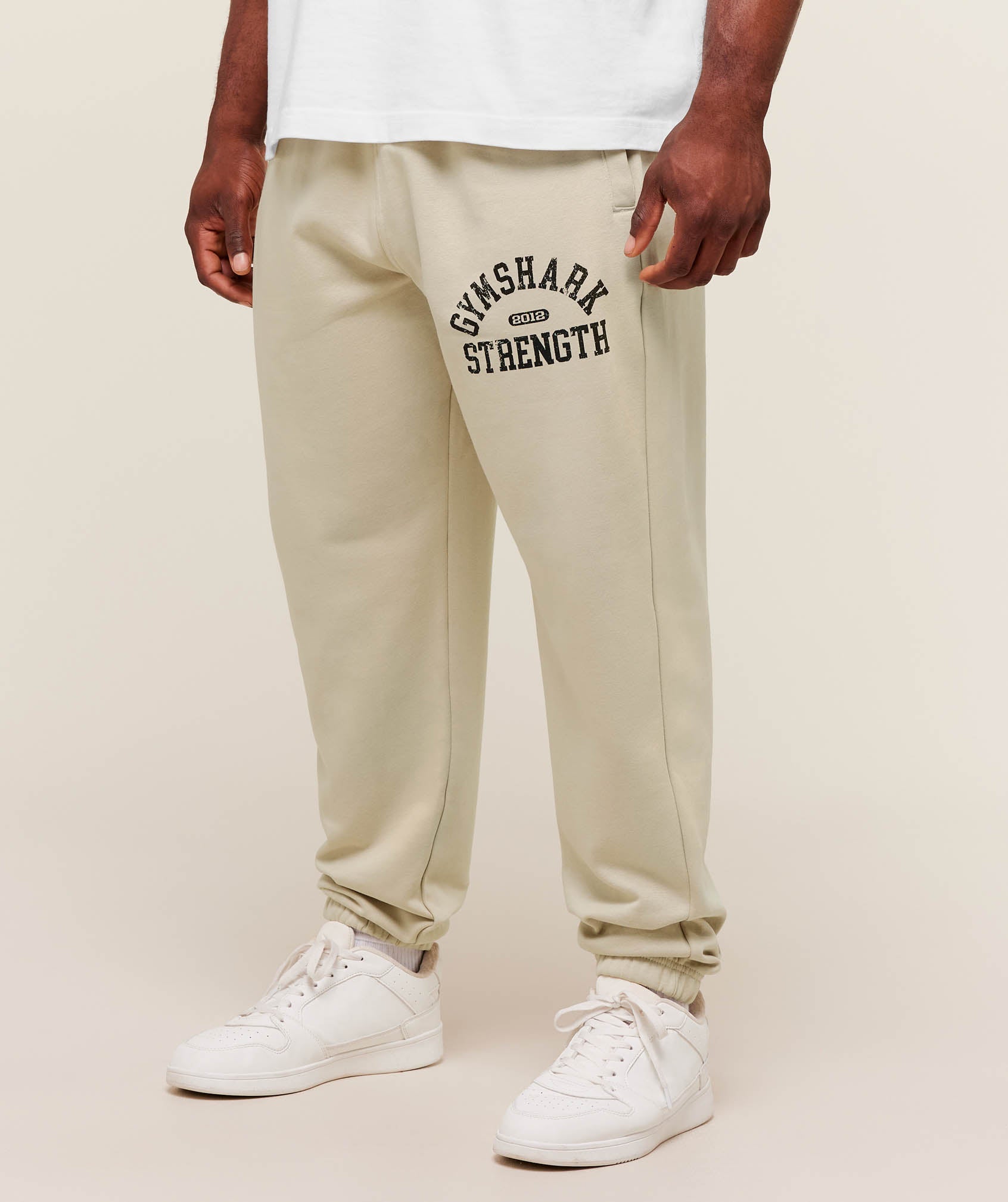 gymshark-2012-strength-joggers-pants-grey-aw25-1