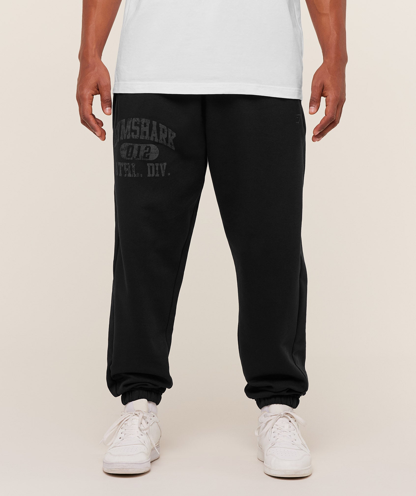 gymshark-athletic-division-graphic-jogger-pants
