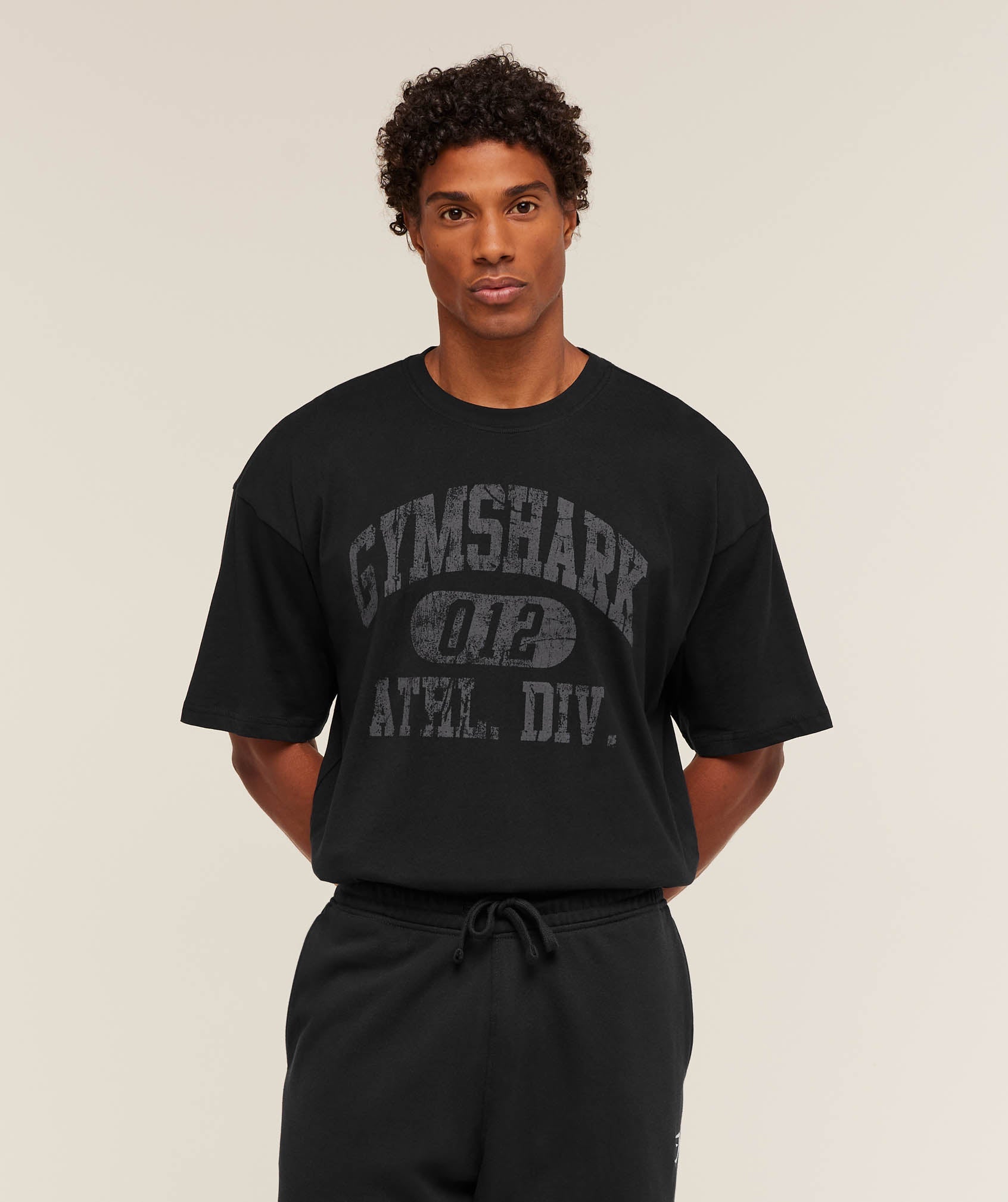 gymshark-athletic-division-graphic-t-shirt-ss-tops-black-ss26