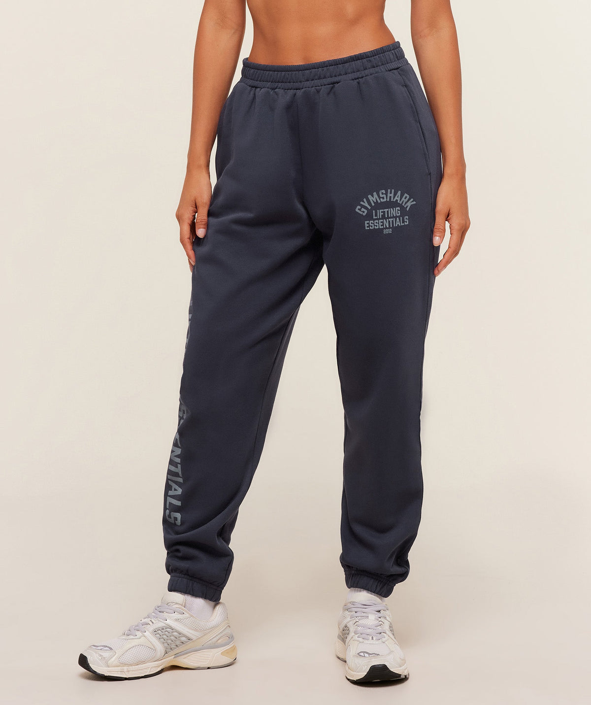 gymshark-lifting-essentials-joggers-pants-blue-aw25