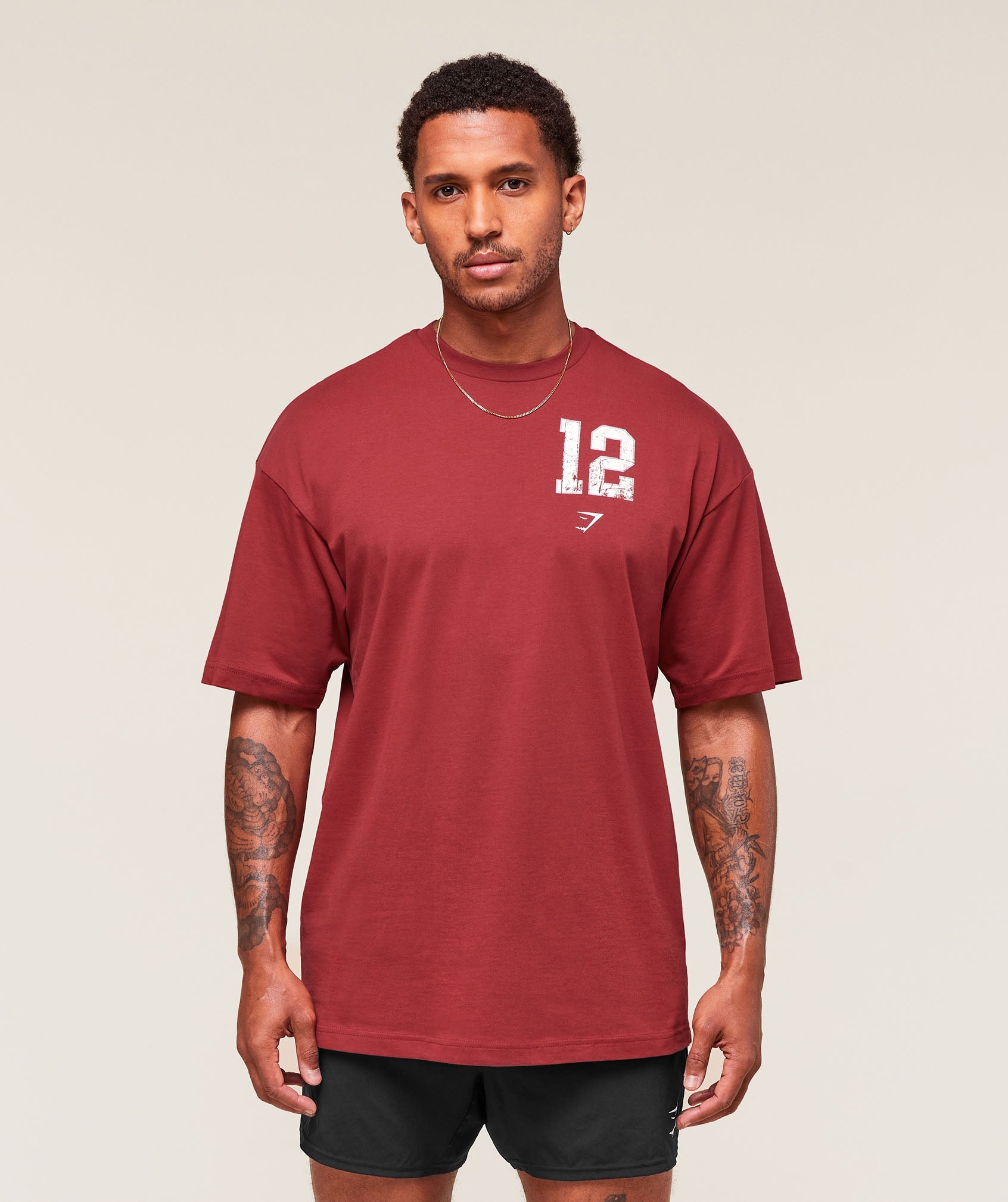 gymshark-campus-t-shirt-ss-tops-red-aw25-1