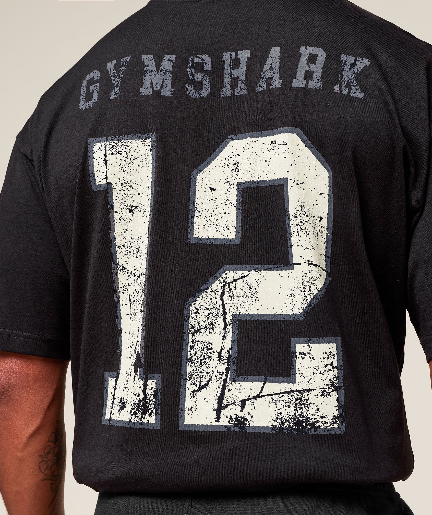 gymshark-campus-t-shirt-ss-tops-black-aw25