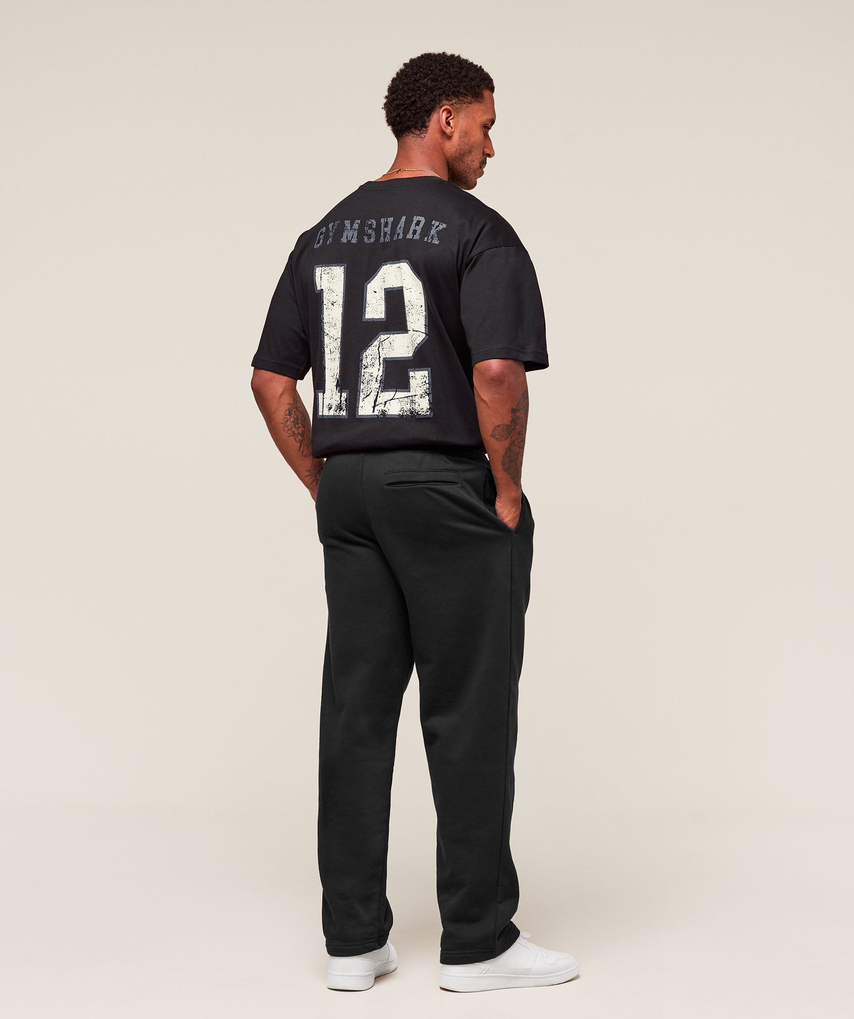 gymshark-campus-t-shirt-ss-tops-black-aw25