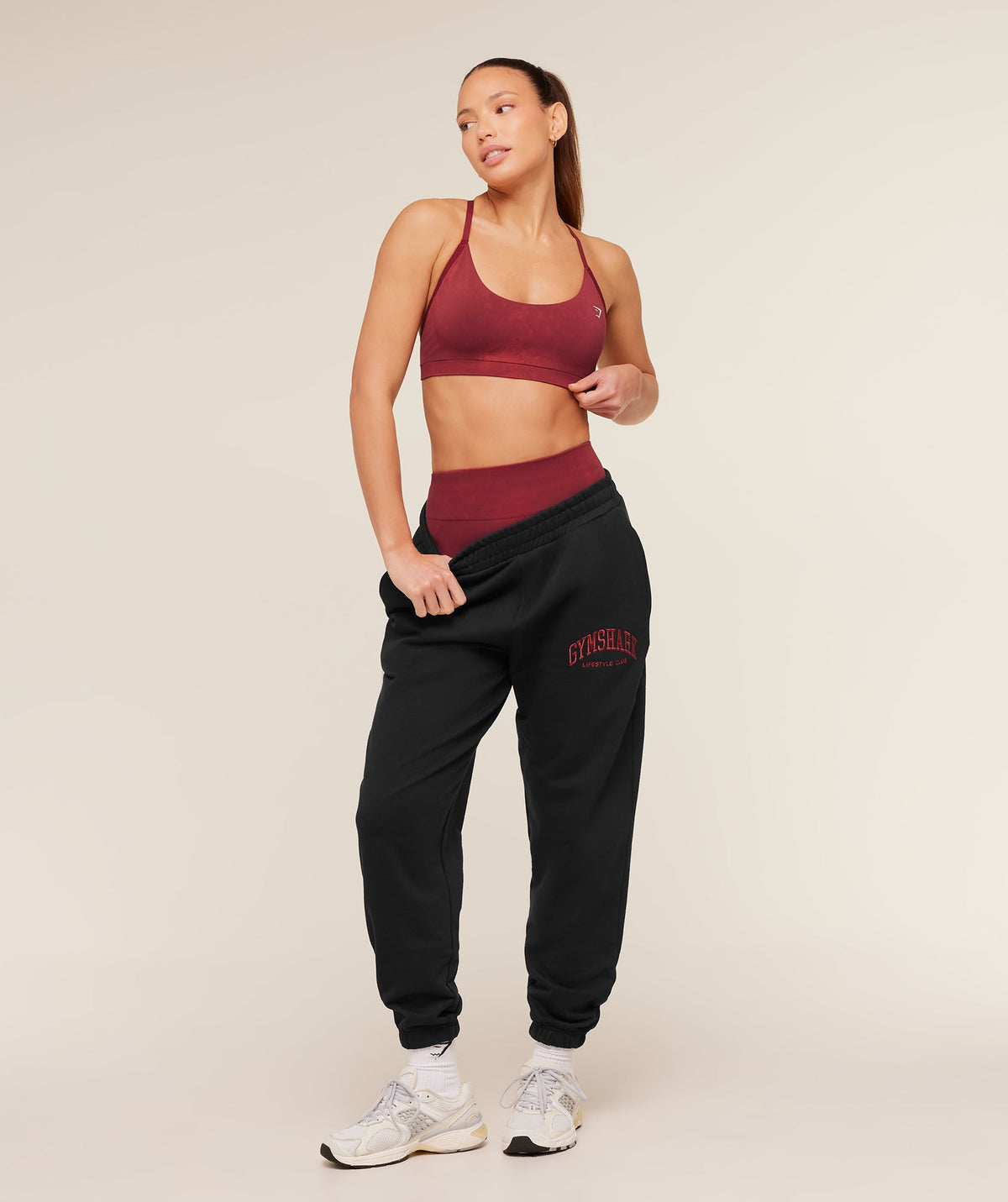 gymshark-collegiate-graphic-joggers-pants-black-aw25