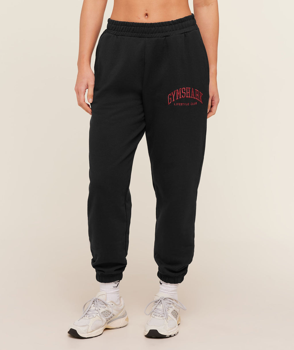 gymshark-collegiate-graphic-joggers-pants-black-aw25