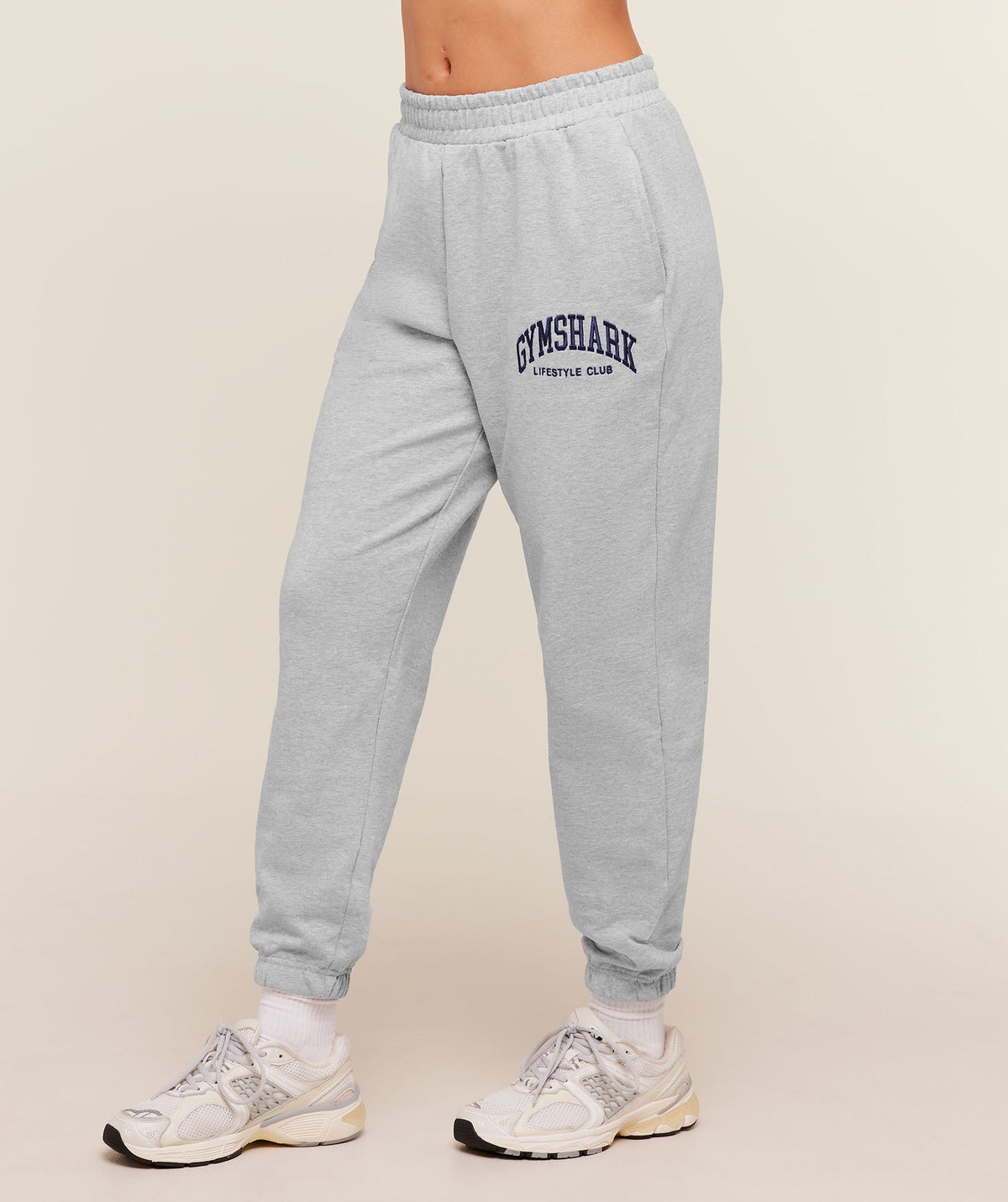 gymshark-collegiate-graphic-joggers-pants-grey-aw25
