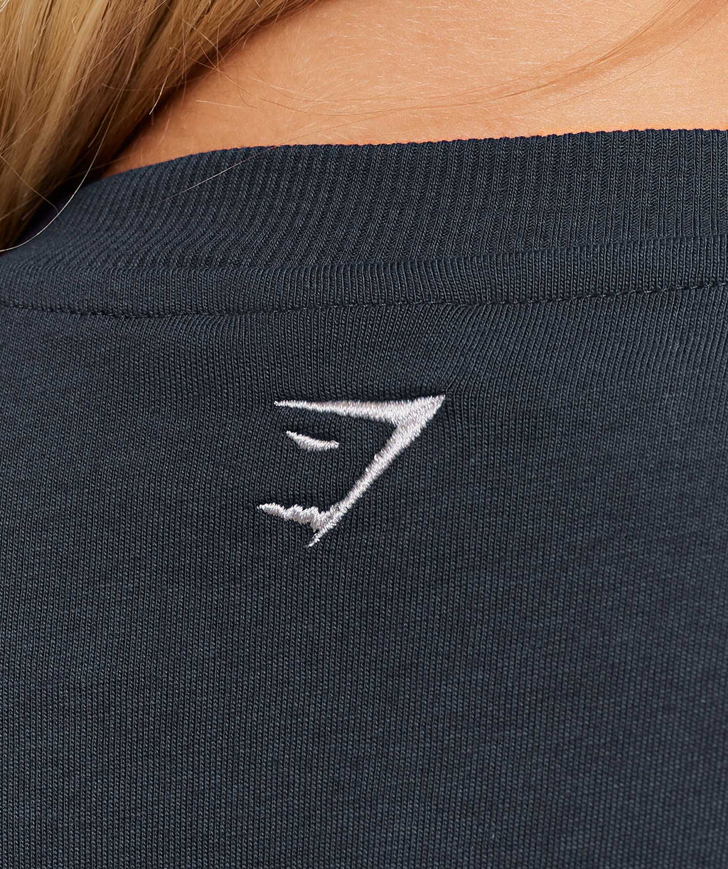 gymshark-collegiate-graphic-long-sleeve-t-shirt-ls-tops-blue-aw25