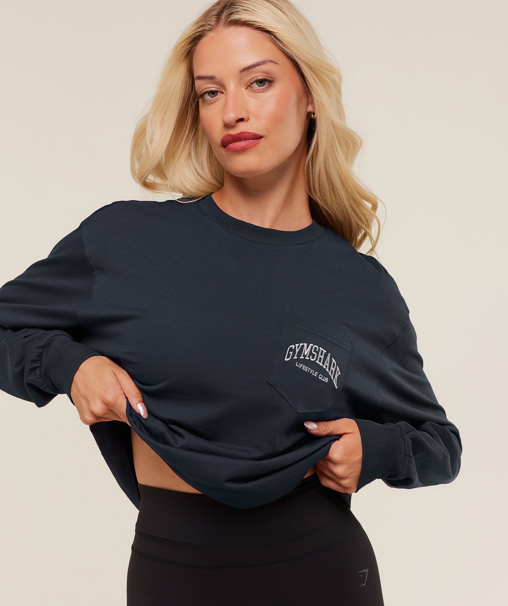 gymshark-collegiate-graphic-long-sleeve-t-shirt-ls-tops-blue-aw25