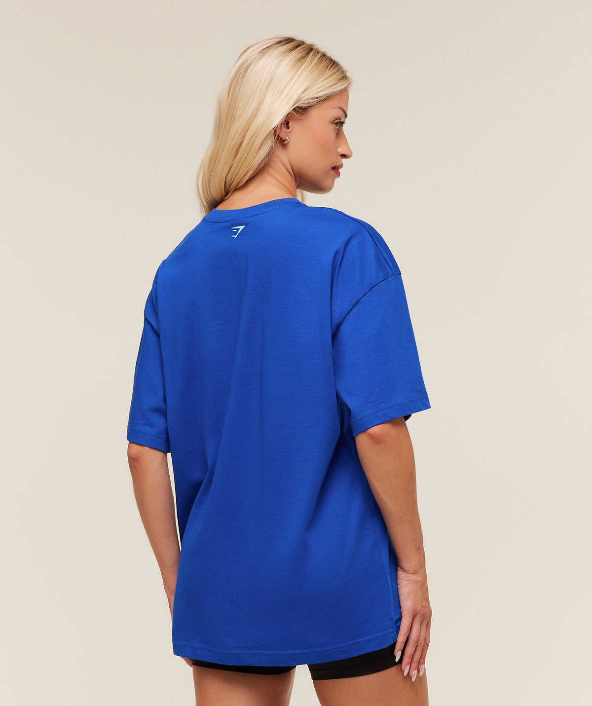 gymshark-collegiate-graphic-t-shirt-ss-tops-blue-aw25